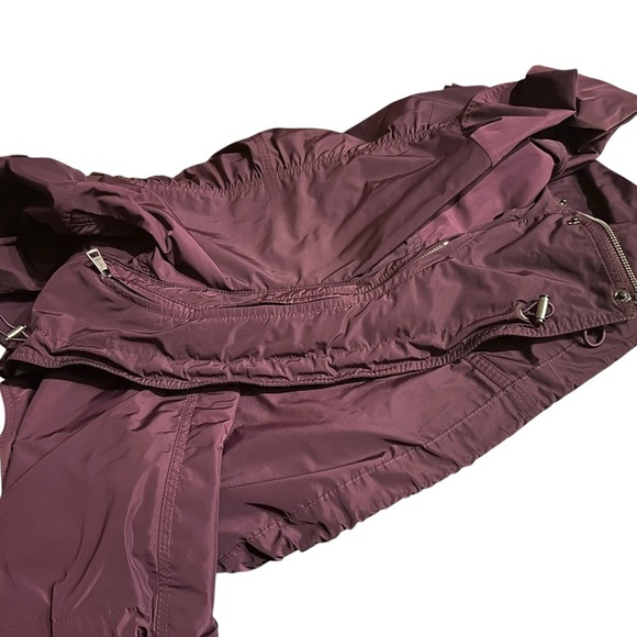 Burberry Red Utility Jacket with Stand-Up Collar and Relaxed Fit women’s size 8 - Picture 14 of 14